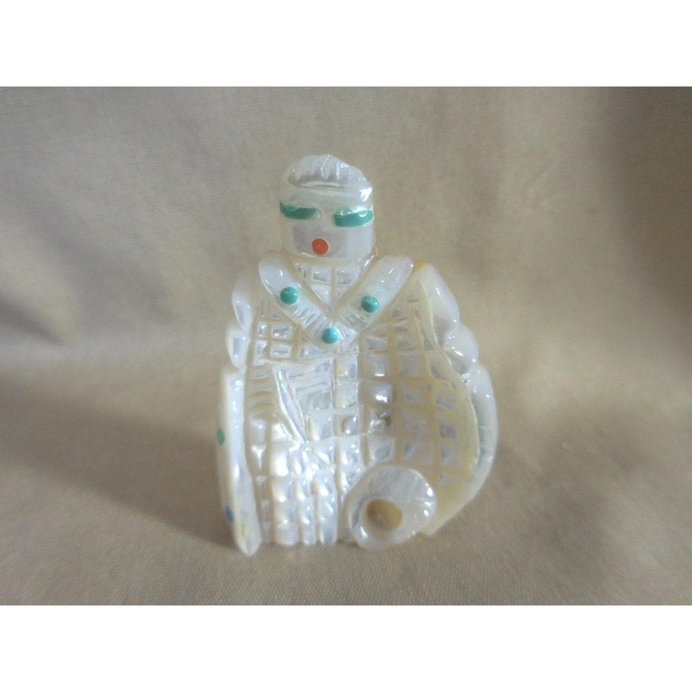 Zuni Native American Carved Mother of Pearl Corn Maiden Fetish Tsattie 820RRR